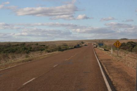 Leere Straen soweit das Auge blickt